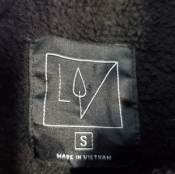 Lime & Vine Black Sweater - Picture 4 of 6